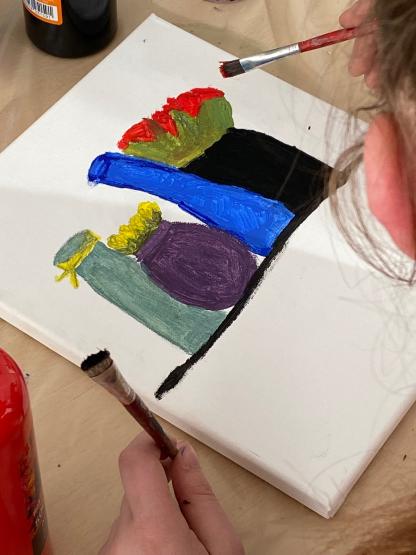 Jugendliche des Jugendtreff Enzberg beim Malen. 